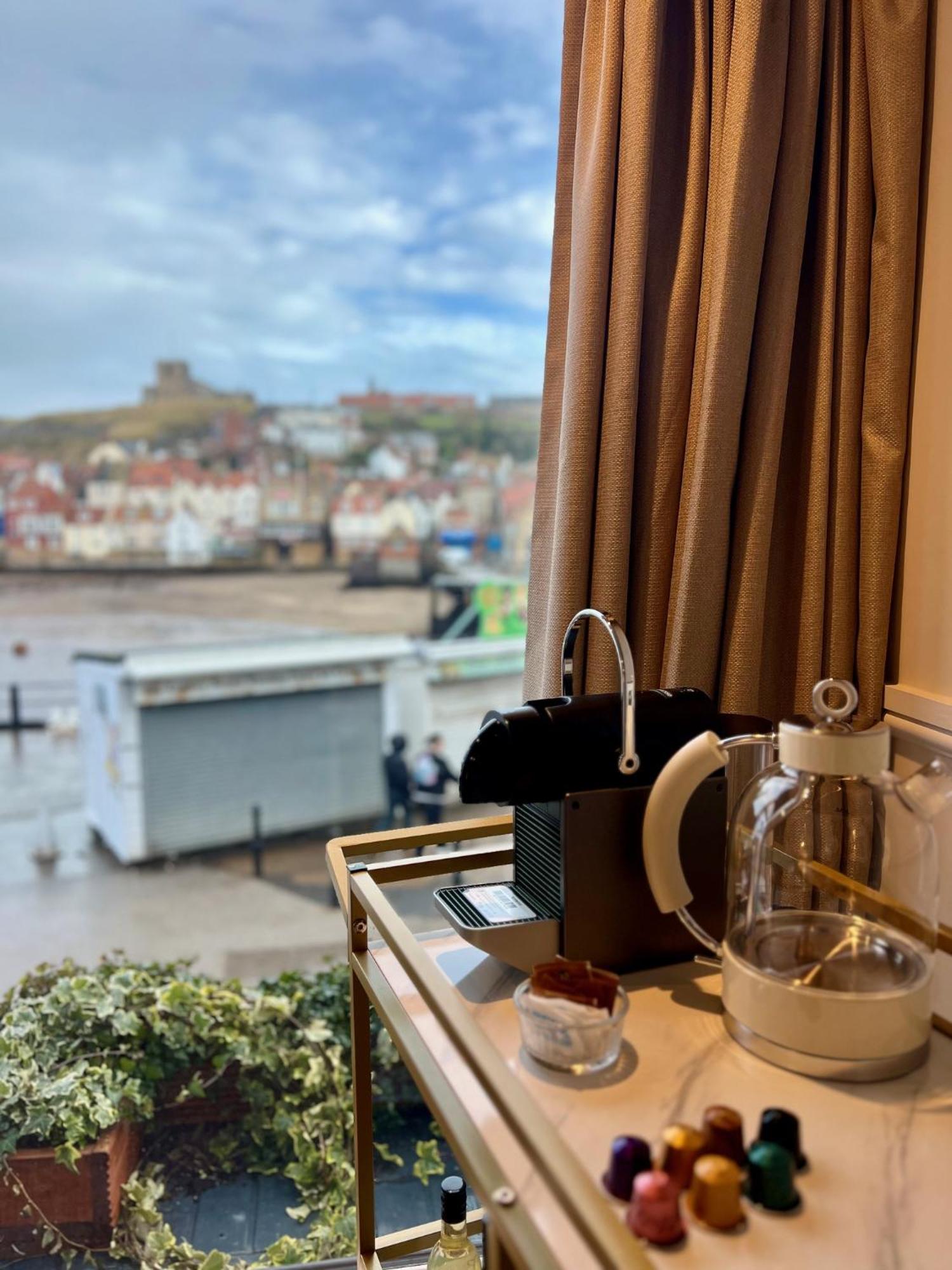 Number 3 Pier Road Suites Whitby Ngoại thất bức ảnh