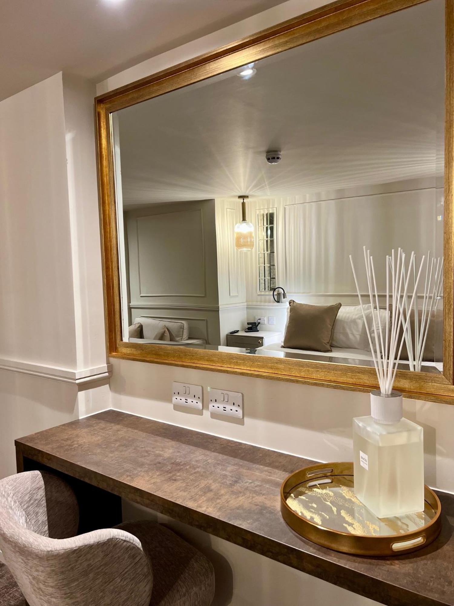 Number 3 Pier Road Suites Whitby Ngoại thất bức ảnh