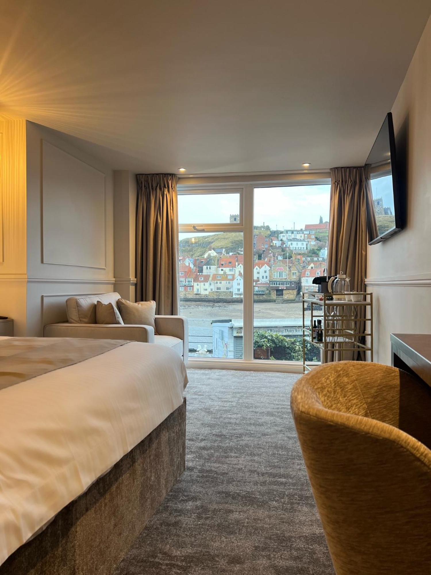 Number 3 Pier Road Suites Whitby Ngoại thất bức ảnh